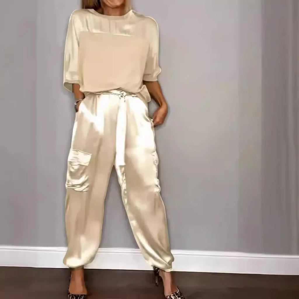 Conjunto Valeria - O puro cetim mais amado pelas trendsetters europeias